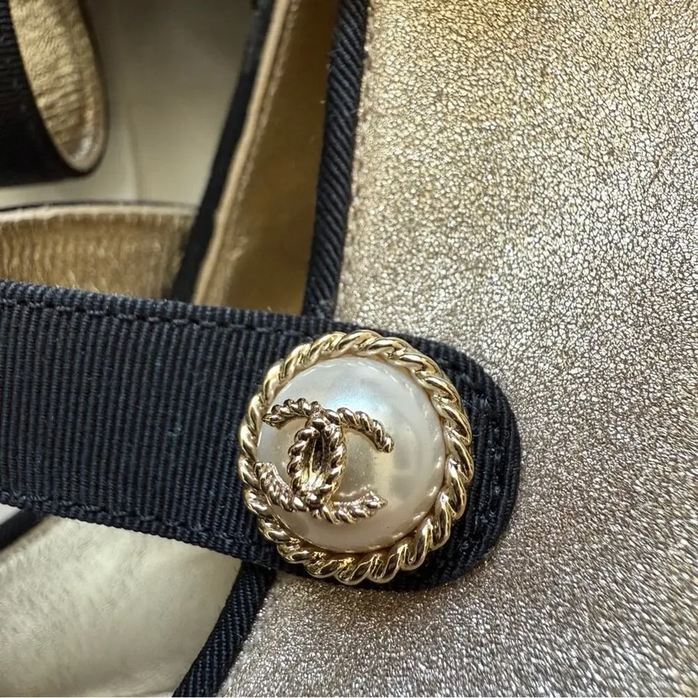 NEW!! Chanel 2018 Gold Toe Leather Pearl Button Boots Heels 38 EU Retail 1400$